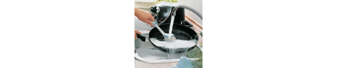 Hand dishwashing detergents